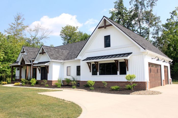 Replacing wood siding with hardie board