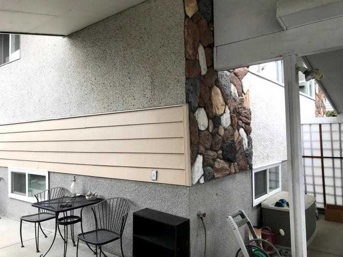 Replacing wood siding with hardie board